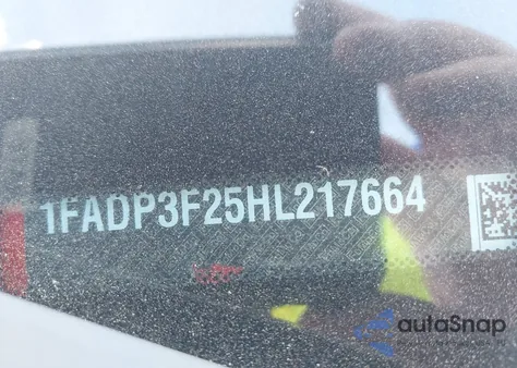 2017 Ford Focus Se z USA, uszkodzony, nr VIN 1FADP3F25HL217664